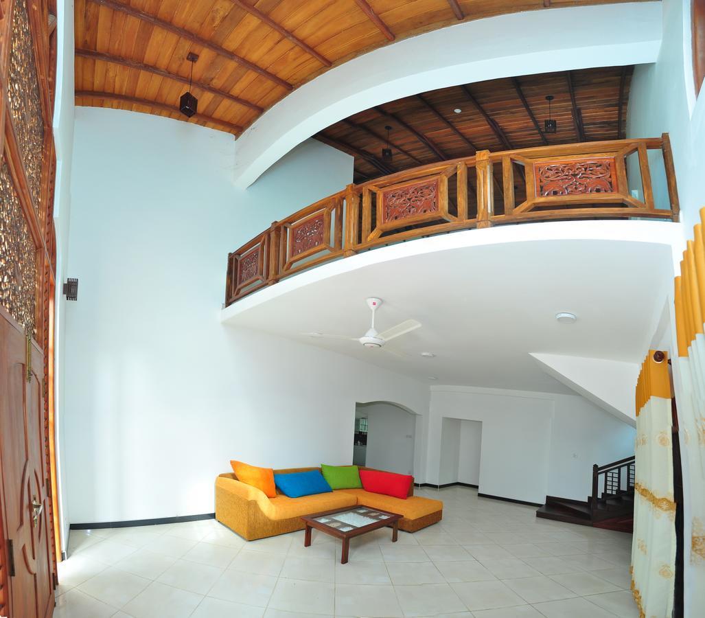 Falcon Villa Индурува Екстериор снимка