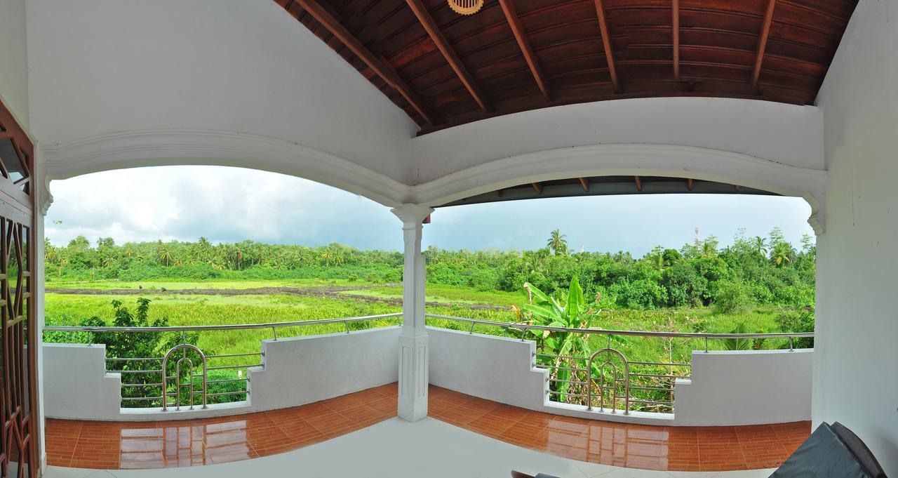 Falcon Villa Индурува Екстериор снимка